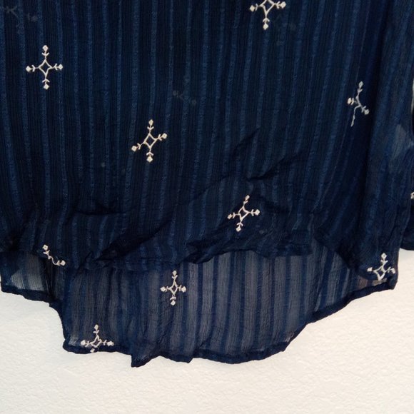 Lucky Brand Navy Sheer Embroidered Hi-Low Top M - Picture 5 of 13